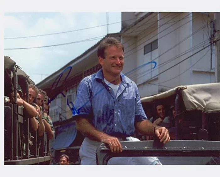Robin Williams autograph