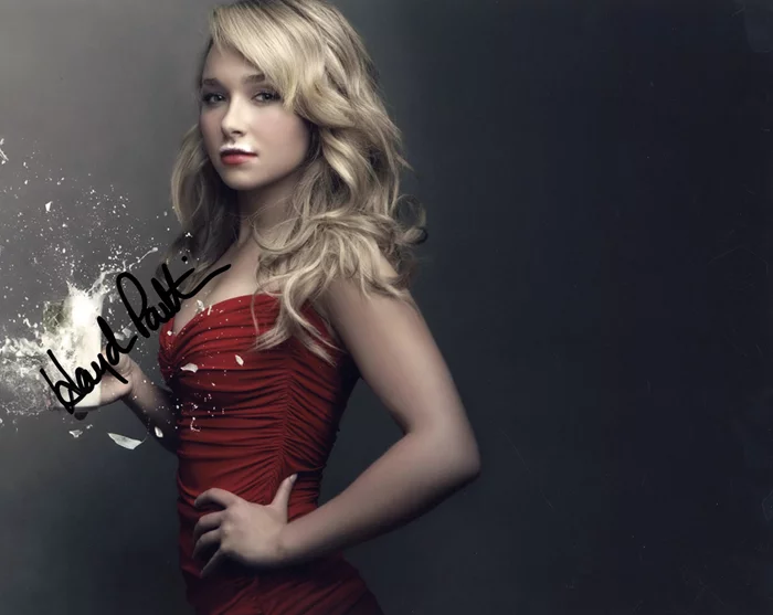 Hayden Panettiere autograph