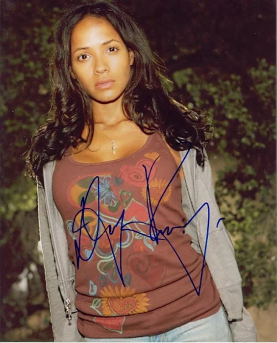 Dania Ramirez autograph