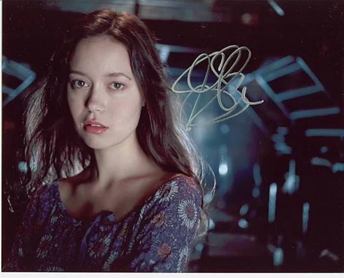 Summer Glau autograph