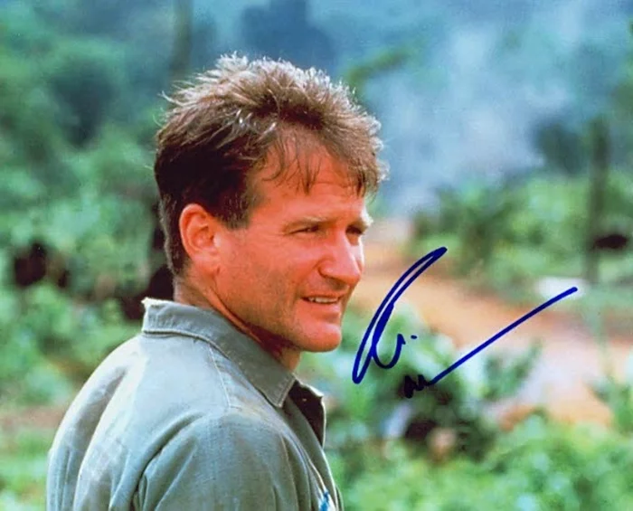 Robin Williams autograph