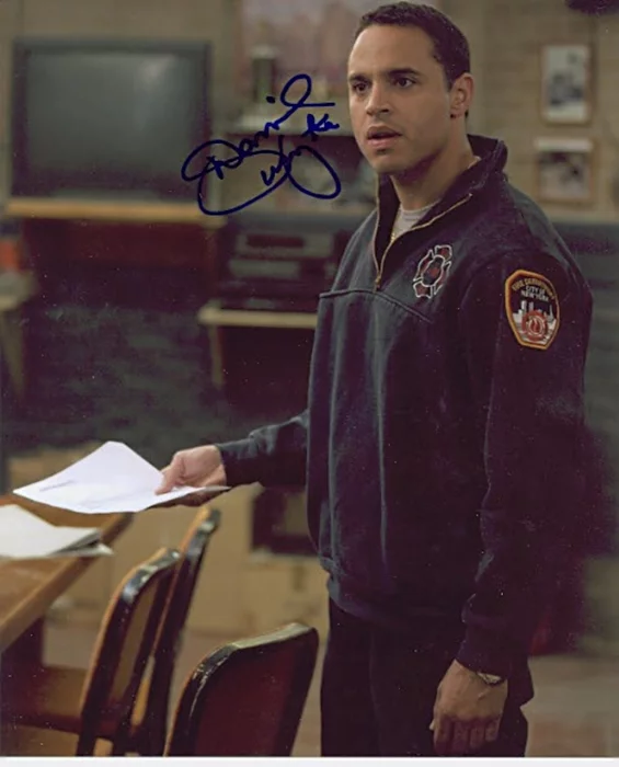 Daniel Sunjata autograph