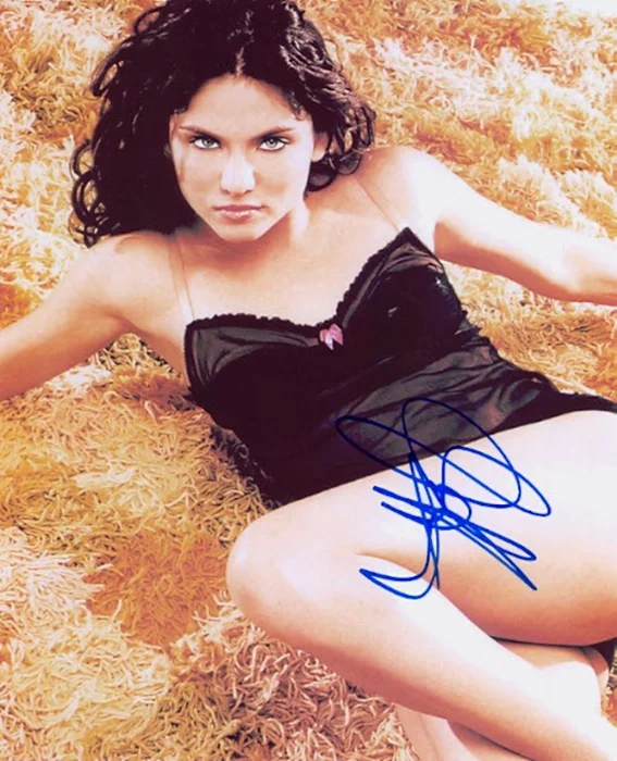 Jodi Lyn O'Keefe autograph