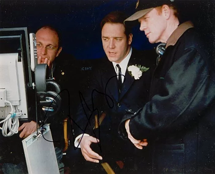 Russell Crowe autograph