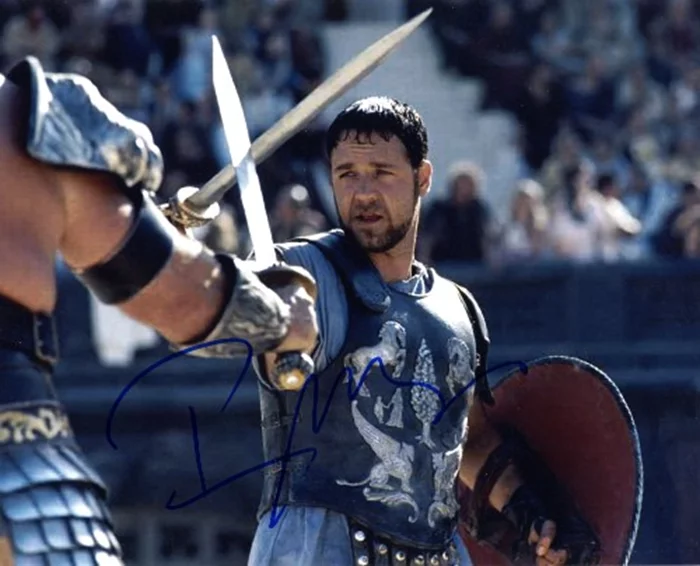 Russell Crowe autograph