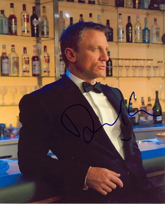 Daniel Craig autograph