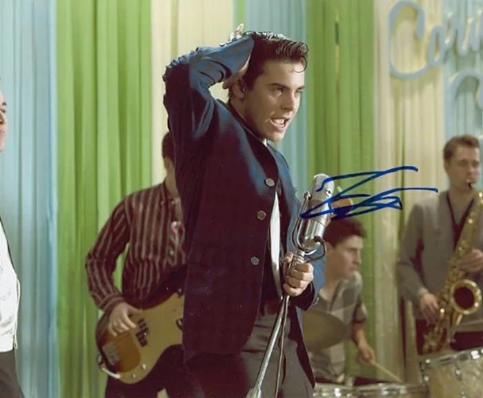 Zac Efron autograph
