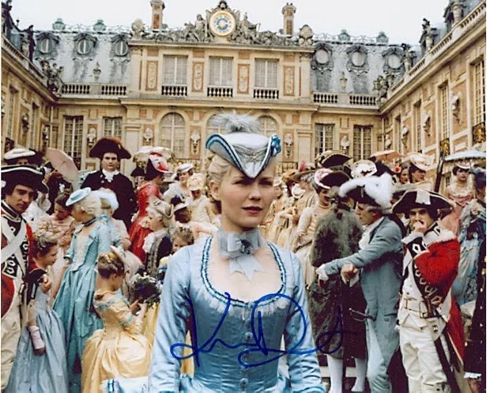 Kirsten Dunst autograph