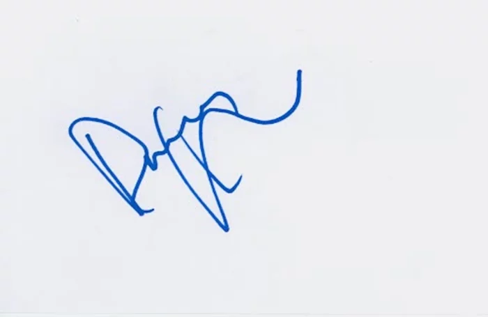 Daveigh Chase autograph