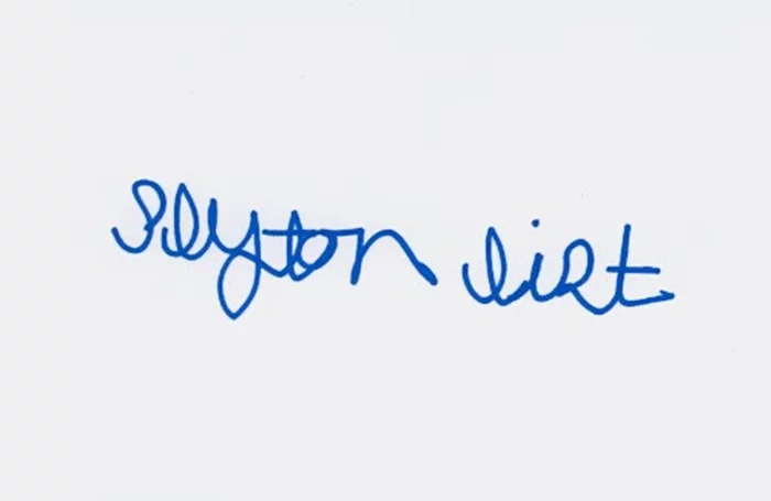 Peyton List autograph