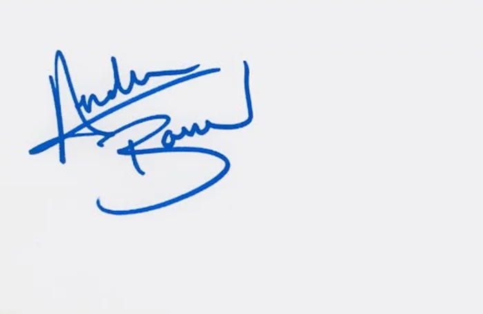Andrea Bowen autograph