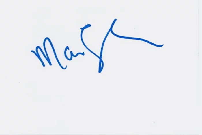Marisa Coughlan autograph