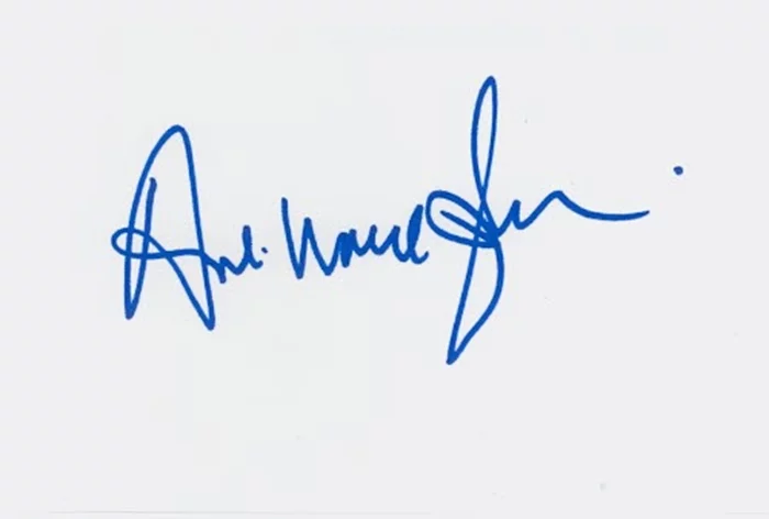 Anne-Marie Johnson autograph
