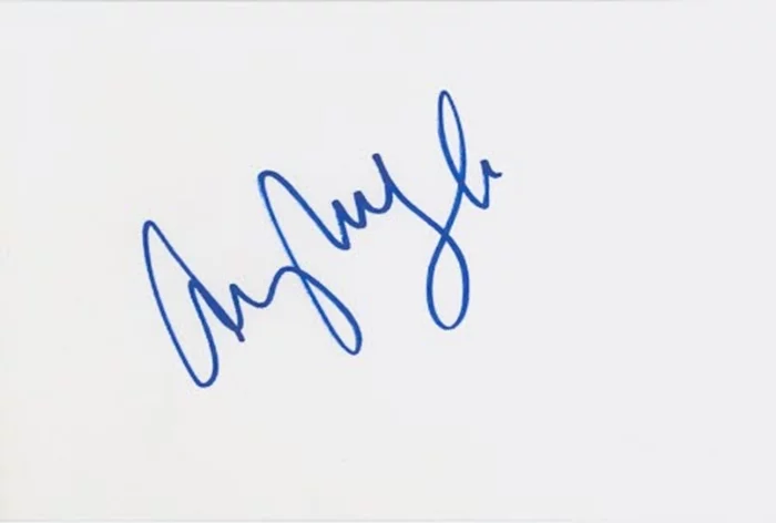Amy Yasbeck autograph