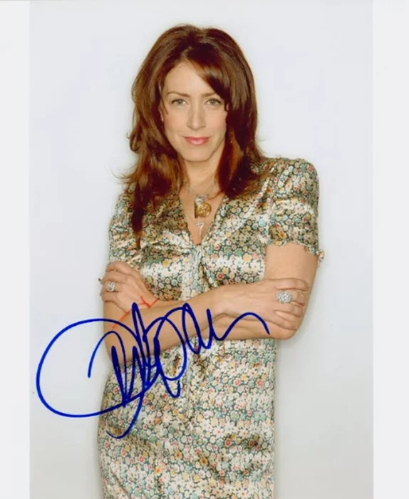 Joely Fisher autograph