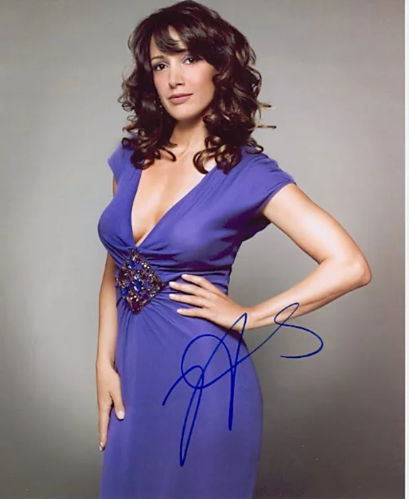 Jennifer Beals autograph