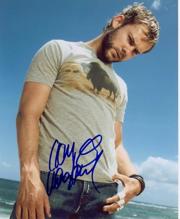 Dominic Monaghan autograph