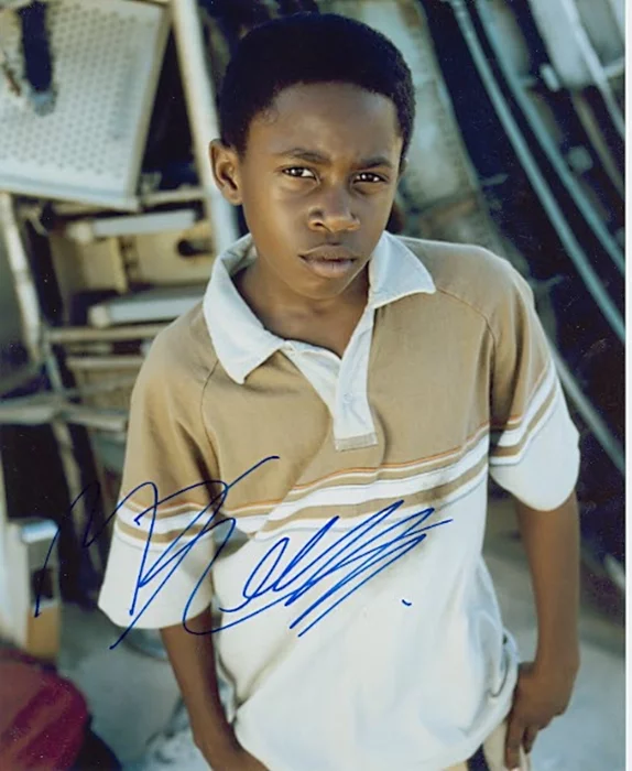 Malcolm David Kelley autograph