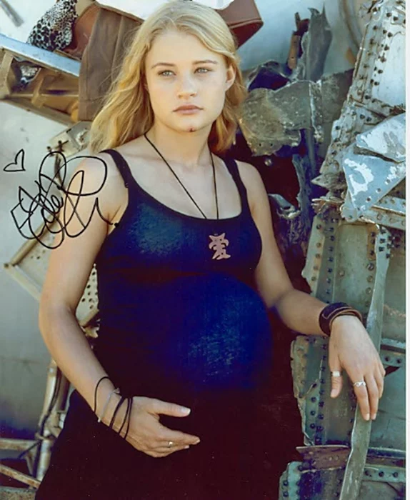 Emilie de Ravin autograph