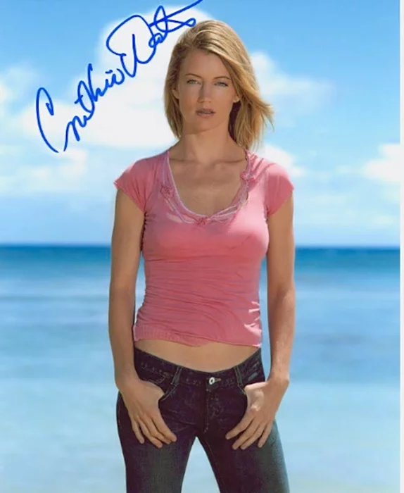 Cynthia Watros autograph