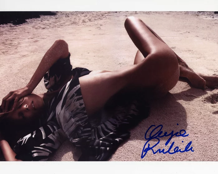 Anja Rubik autograph