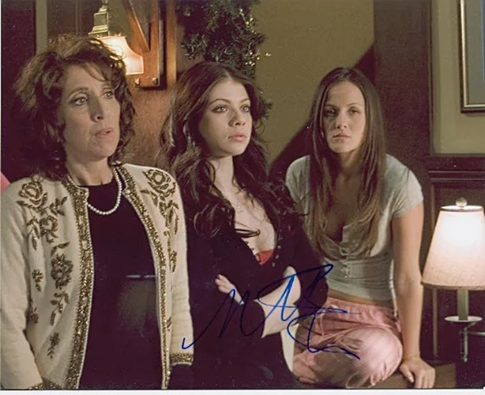Michelle Trachtenberg autograph