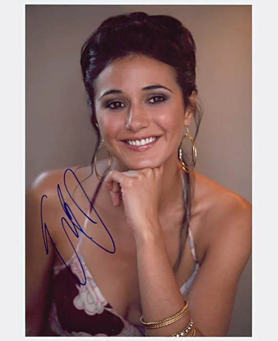 Emmanuelle Chriqui autograph
