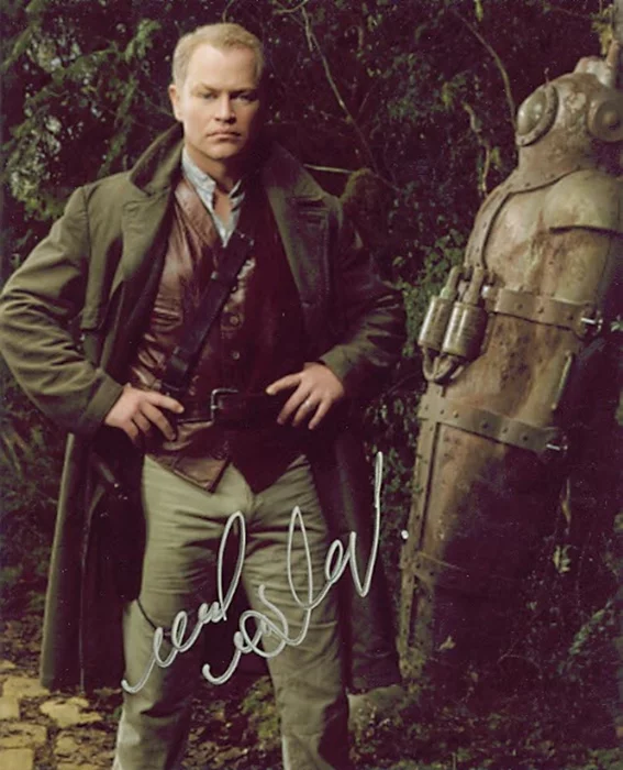 Neal McDonough autograph