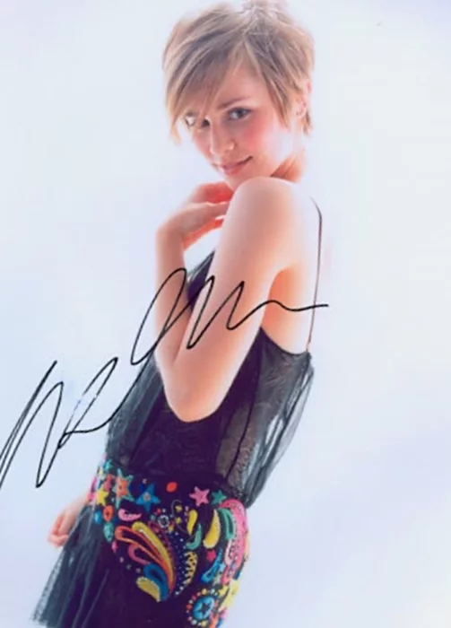 Alison Lohman autograph