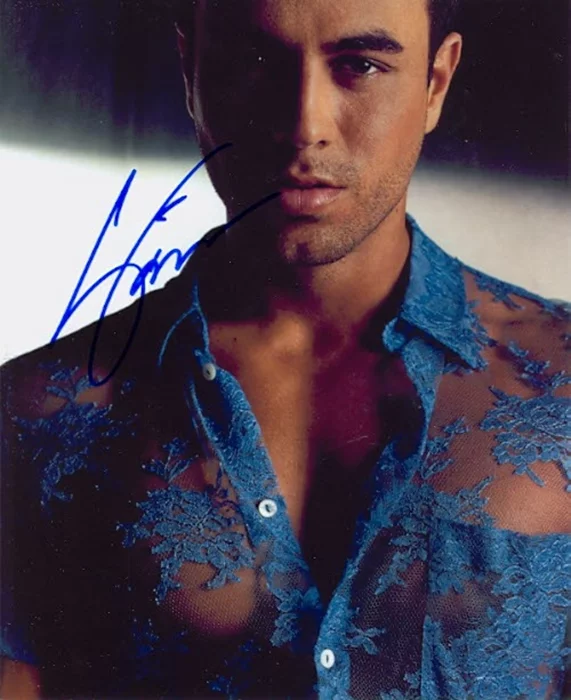 Enrique Iglesias autograph