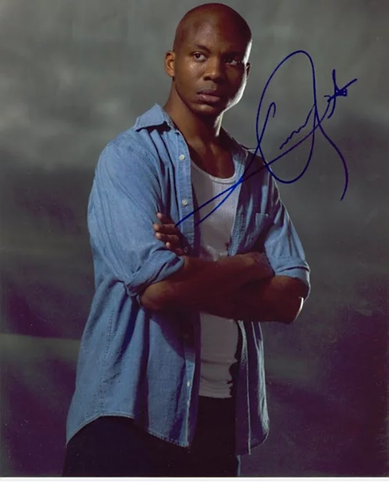 Leonard Roberts autograph