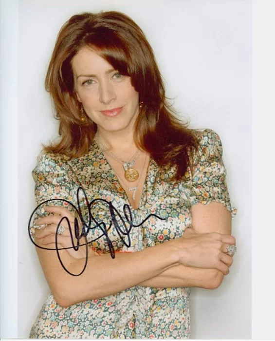 Joely Fisher autograph