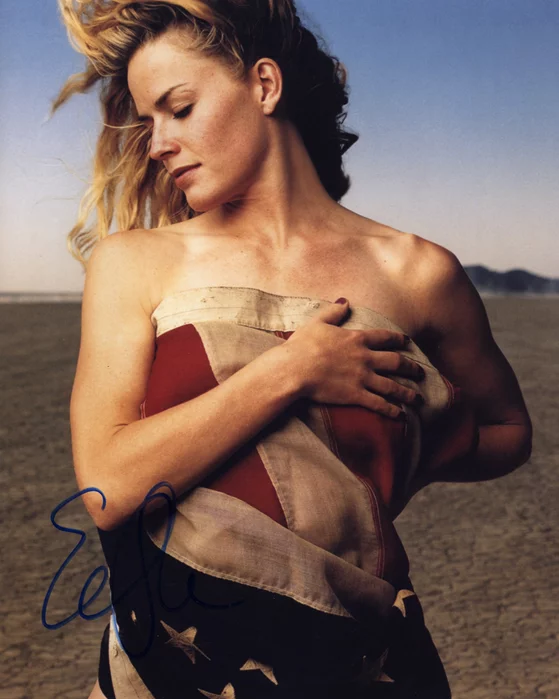Elisabeth Shue autograph