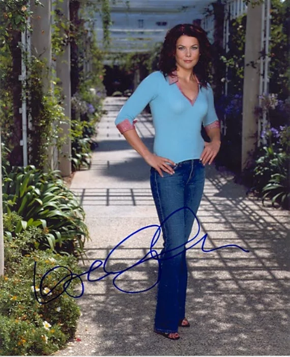 Lauren Graham autograph