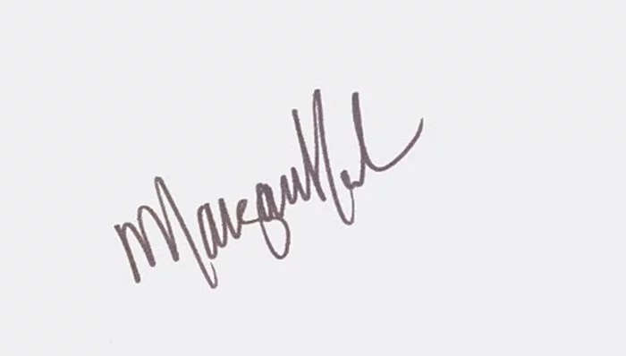 Margaret Colin autograph
