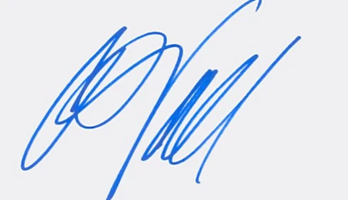 Clea DuVall autograph