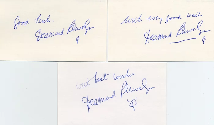 Desmond Llewelyn autograph