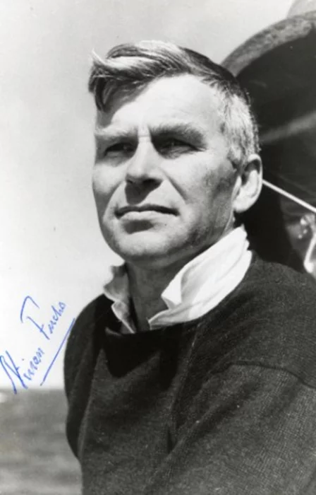 Vivian Fuchs autograph