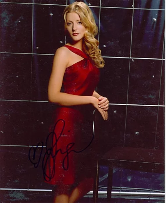 Jennifer Finnigan autograph