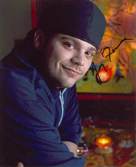 Jerry Ferrara autograph