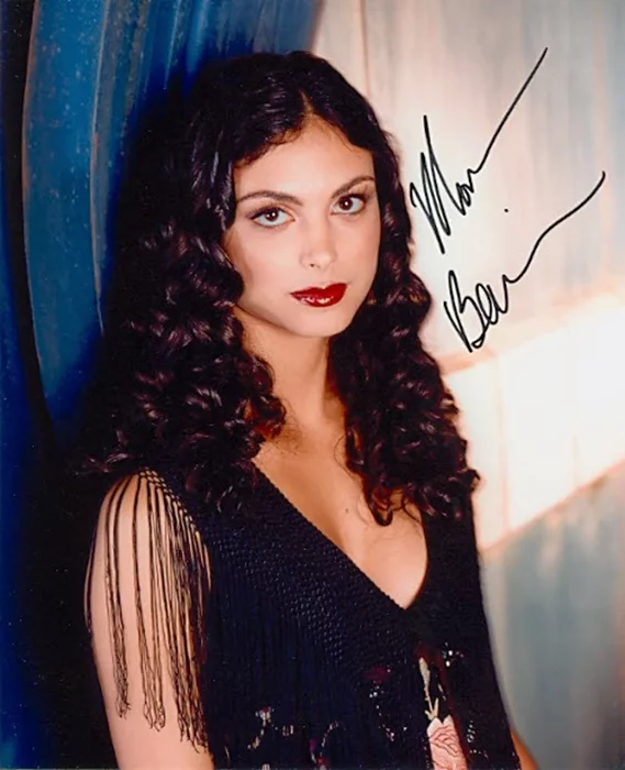 Morena Baccarin autograph