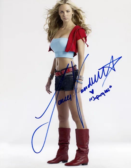 Laura Vandervoort autograph