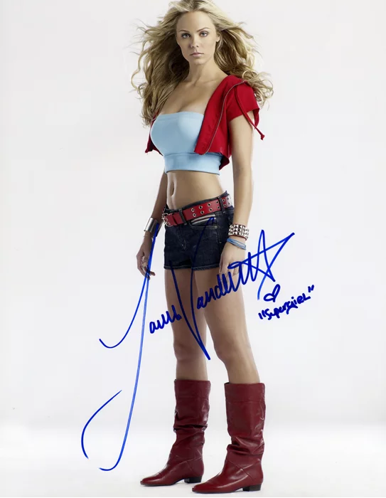 Laura Vandervoort autograph