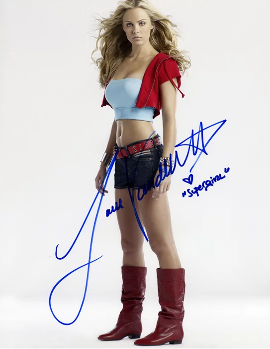 Laura Vandervoort autograph