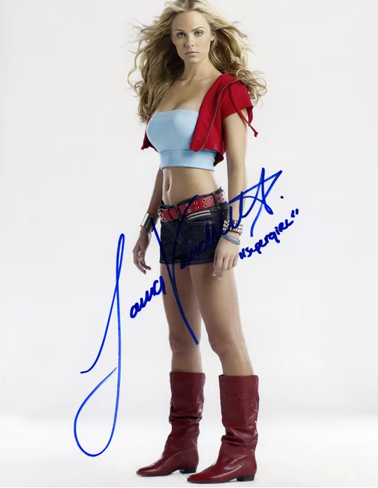 Laura Vandervoort autograph