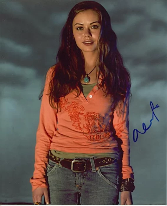 Alexis Dziena autograph