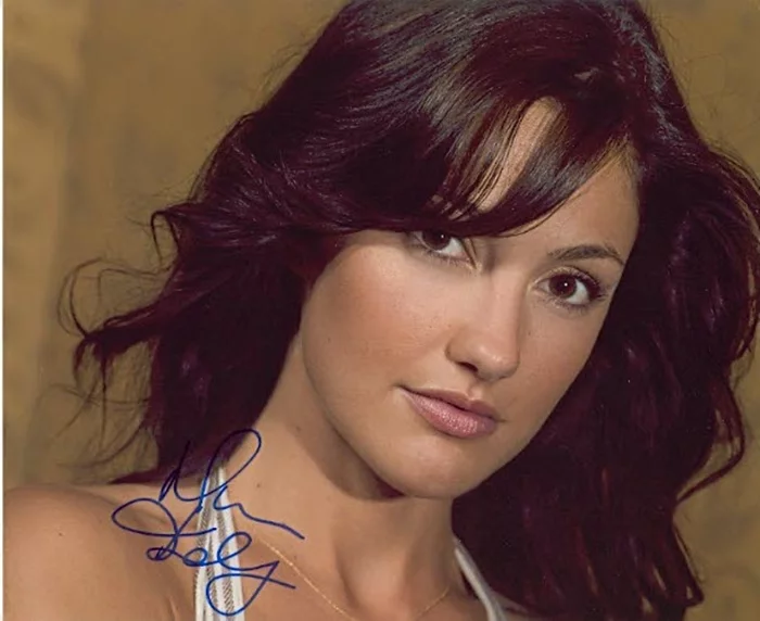 Minka Kelly autograph