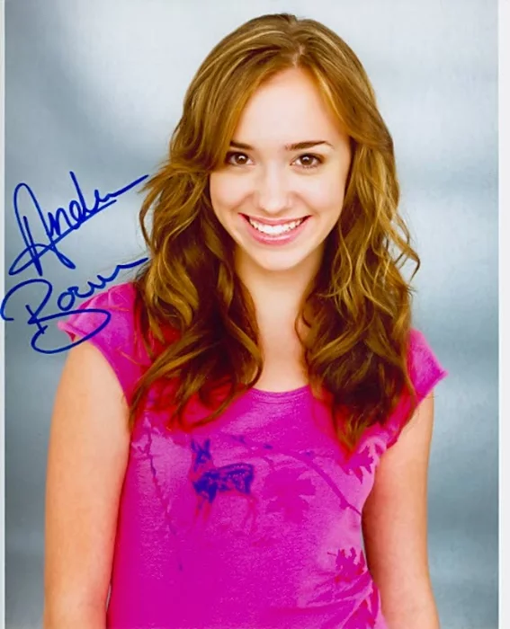 Andrea Bowen autograph