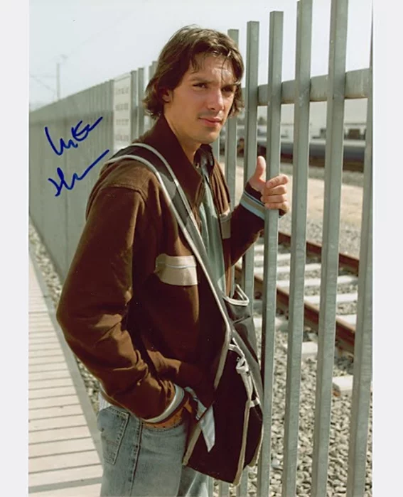 Lukas Haas autograph