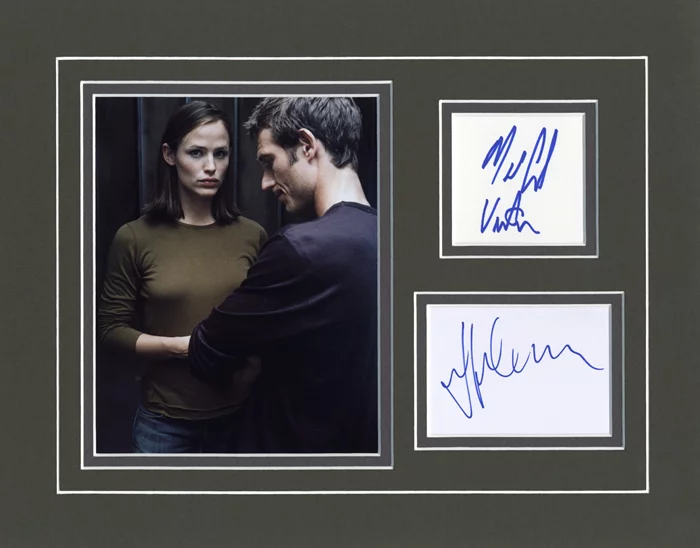 Alias autograph